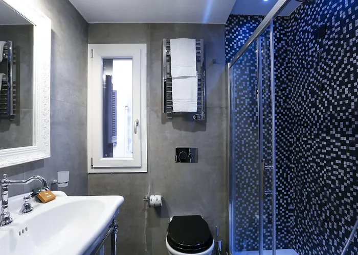 Saint B Boutique Stb